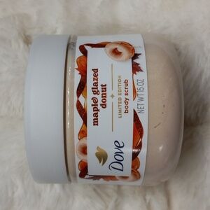 Dove Maple Glazed Donut Body Scrub - Cream